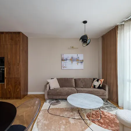 Saska Kepa Deluxe Apartment