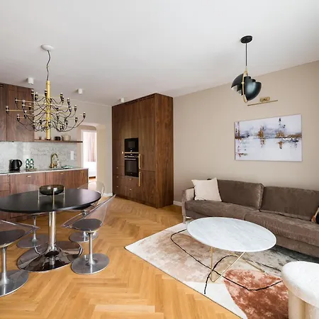 Saska Kepa Deluxe By Bookinghost * Varsóvia