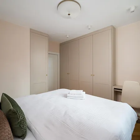 Saska Kepa Deluxe Apartment Warsaw