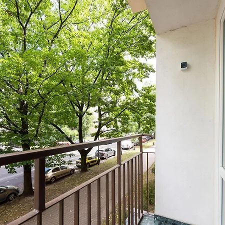 Saska Kepa Deluxe By Bookinghost