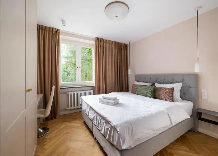 Saska Kepa Deluxe By Bookinghost * Warszawa