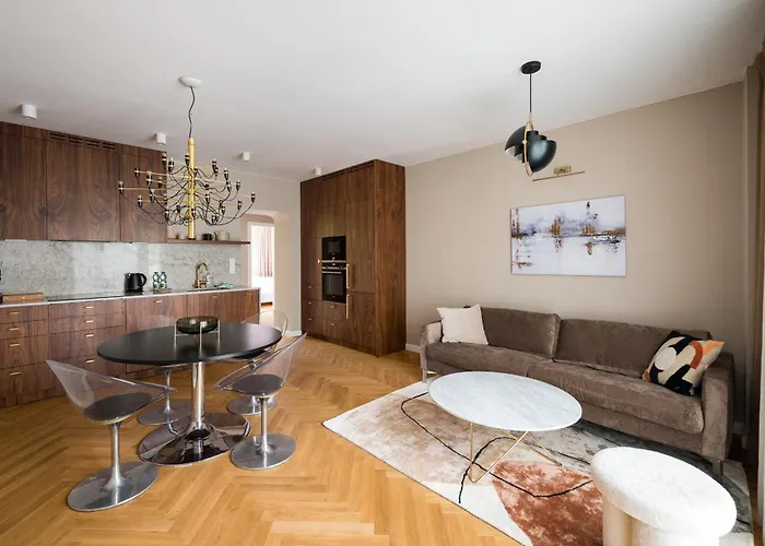 Saska Kepa Deluxe By Bookinghost * Warszawa