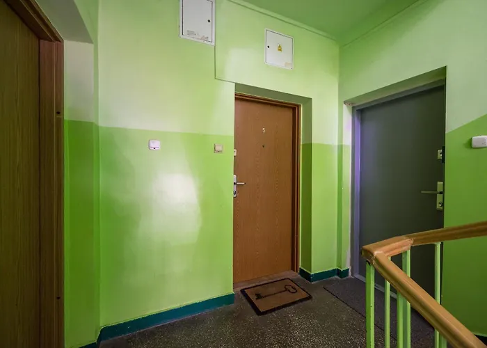 Saska Kepa Deluxe By Bookinghost *